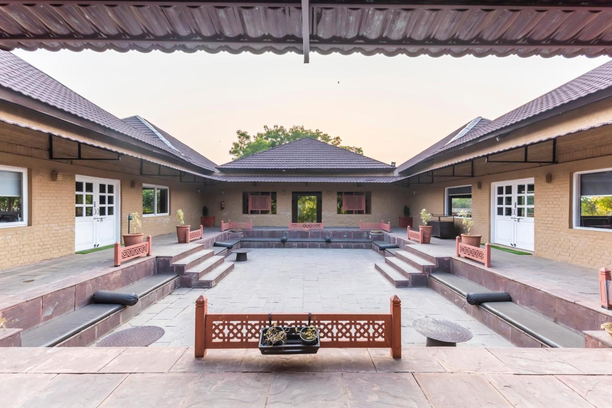 Vanaashrya Resort And Spa Sariska Tehla Luaran gambar