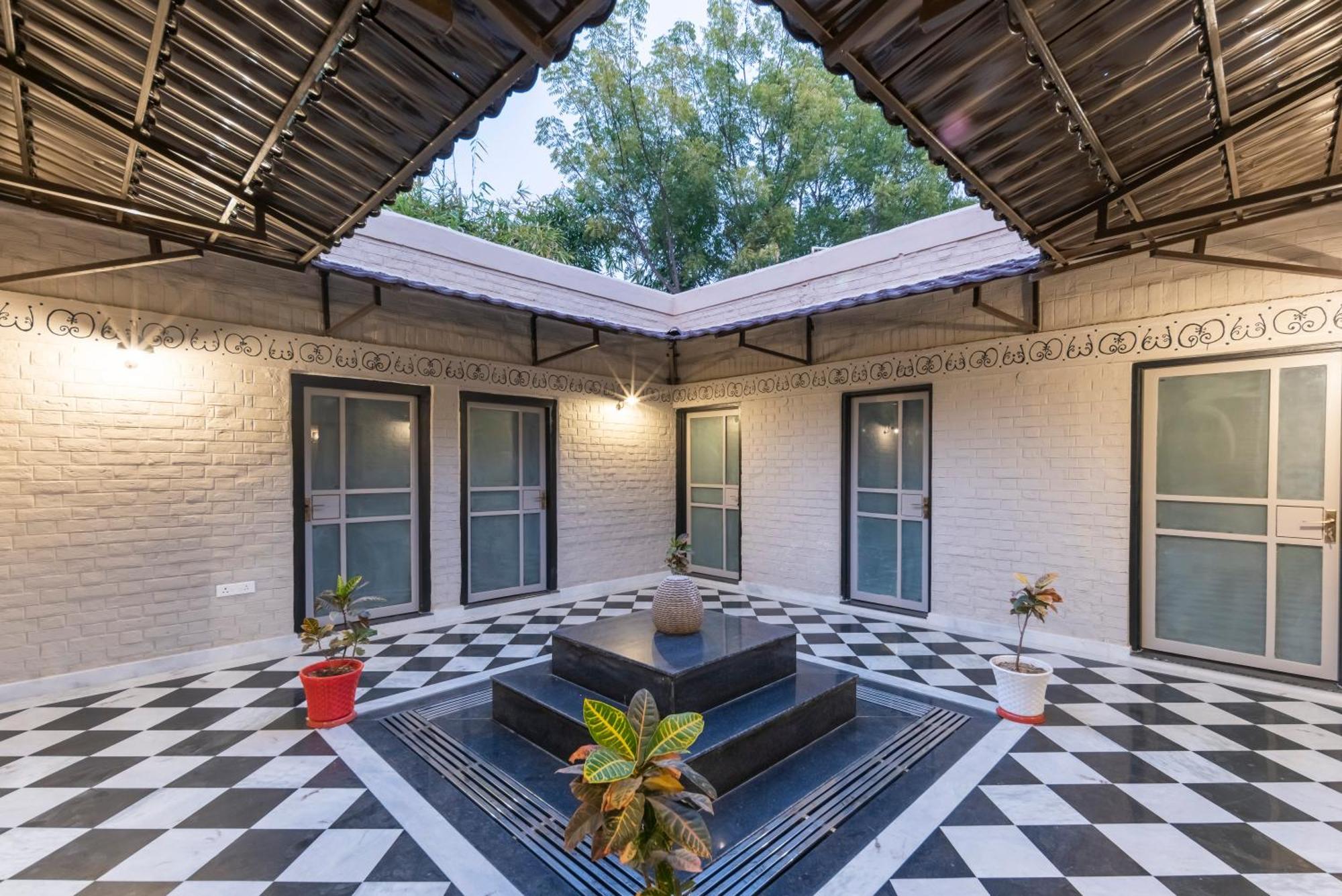 Vanaashrya Resort And Spa Sariska Tehla Luaran gambar