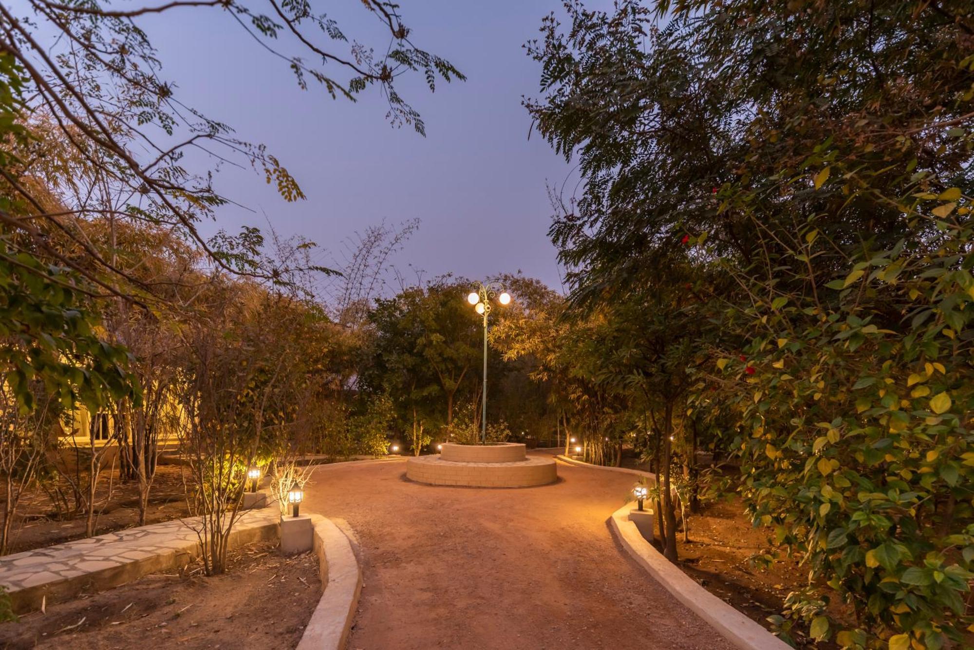 Vanaashrya Resort And Spa Sariska Tehla Luaran gambar