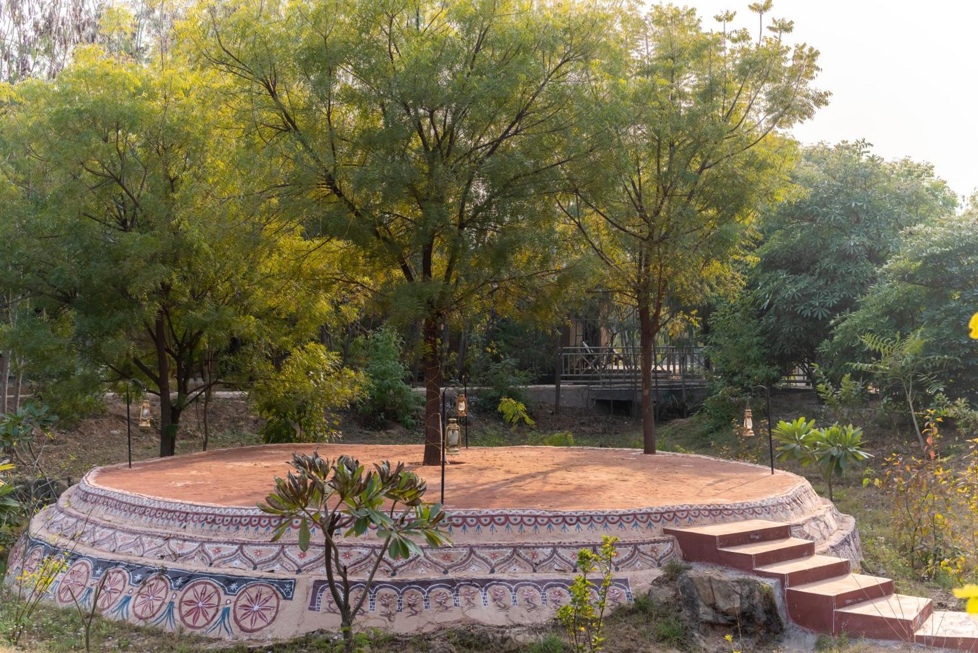 Vanaashrya Resort And Spa Sariska Tehla Luaran gambar